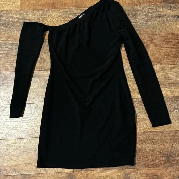 Pretty Little Thing Black Off-Shoulder Dress - Picture 2 of 5